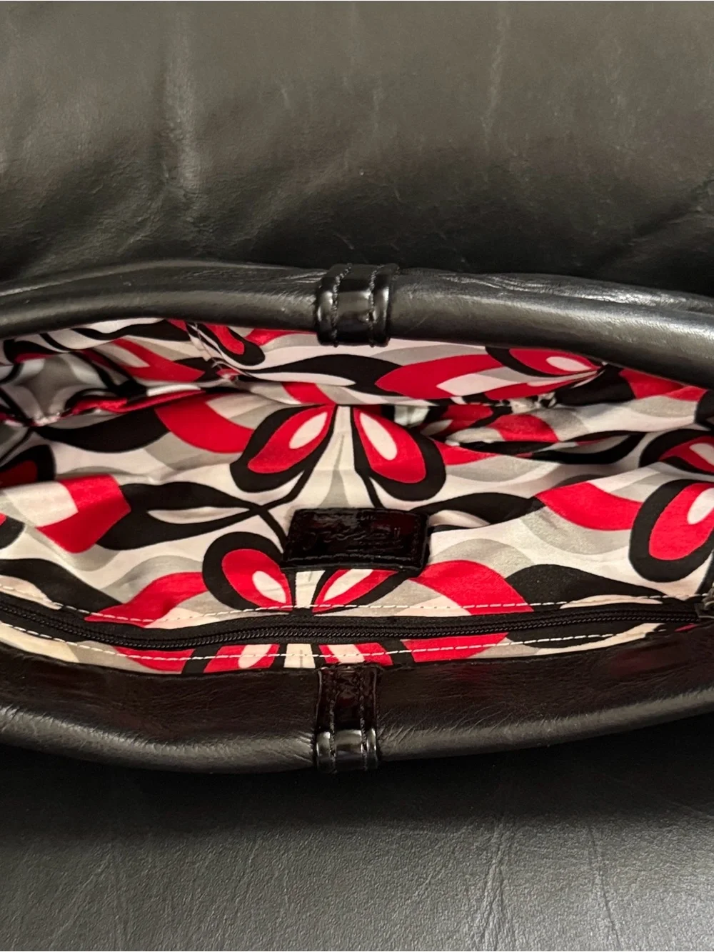 Low Start‼️tGood- Vintage - Fossil Black Leather clutch with Red & White Flora